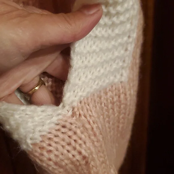 PINK RIPPLE SIZE XL Pink and White Sweater Vest with Rose Embroidery - Picture 6 of 10